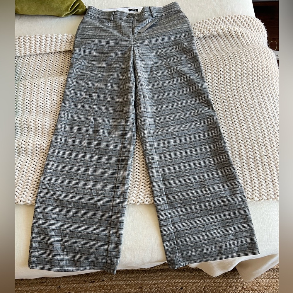 Loft high waisted trouser pant. Never work - new with tags. Size 6